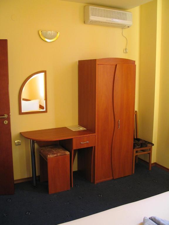 Family Hotel Familya Ruse Bagian luar foto