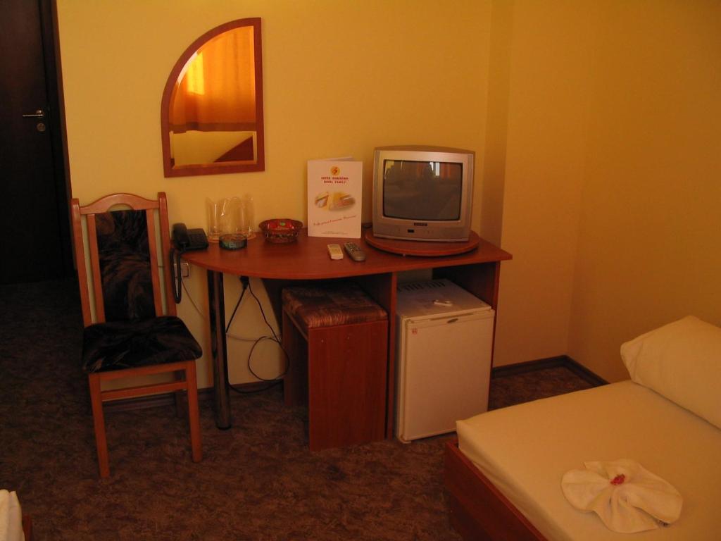 Family Hotel Familya Ruse Ruang foto