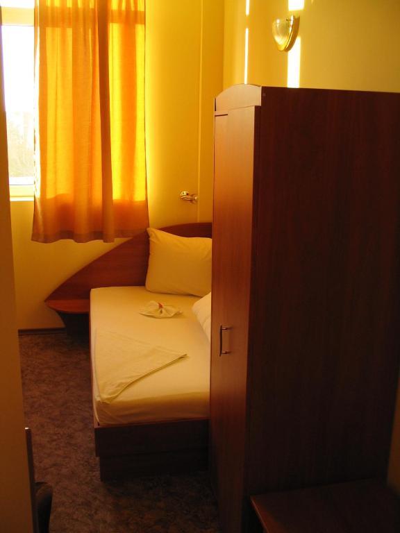 Family Hotel Familya Ruse Ruang foto