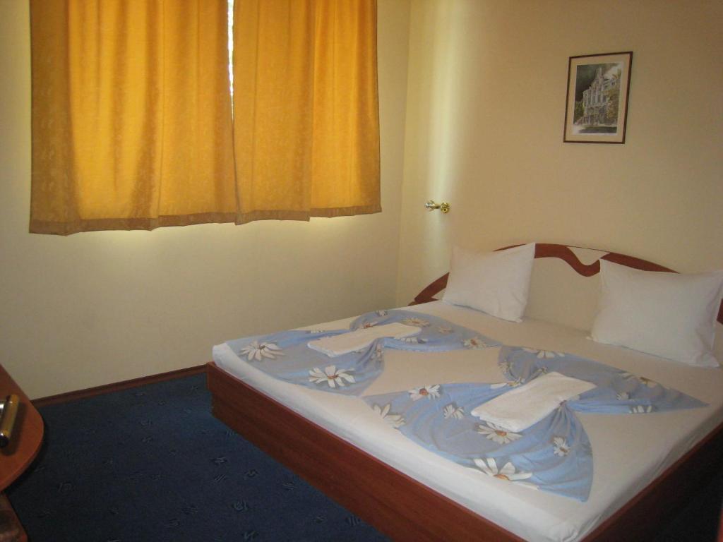Family Hotel Familya Ruse Ruang foto